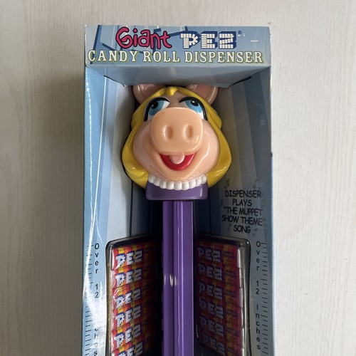 Giant miss piggy - pez, in